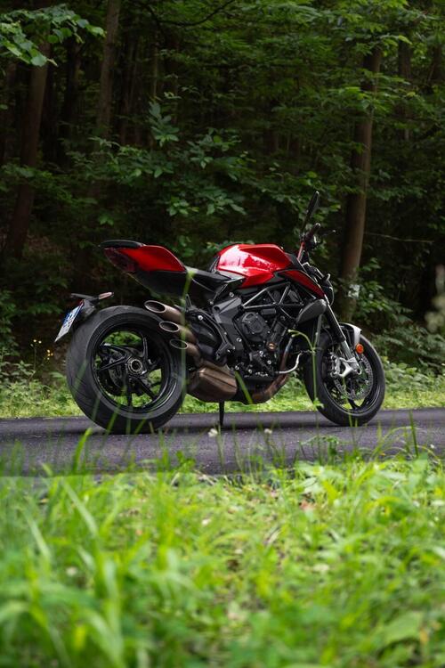 MV Agusta Brutale 800 Rosso (2021 - 23) (2)