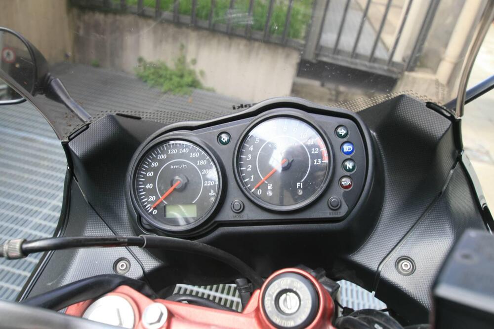 Kawasaki ER-6F (2006 - 08) (4)