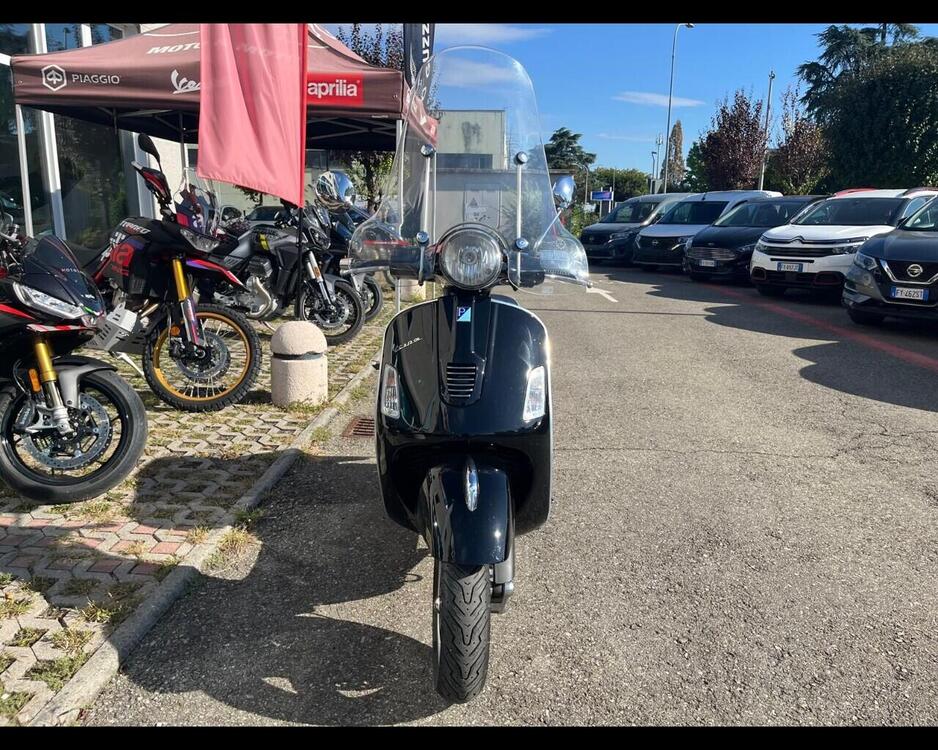 Vespa GTS 300 Super (2008 - 16) (2)