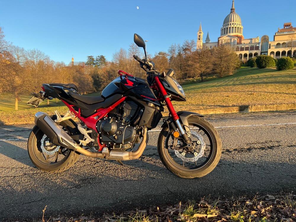 Honda CB 750 Hornet (2023 - 24) (2)