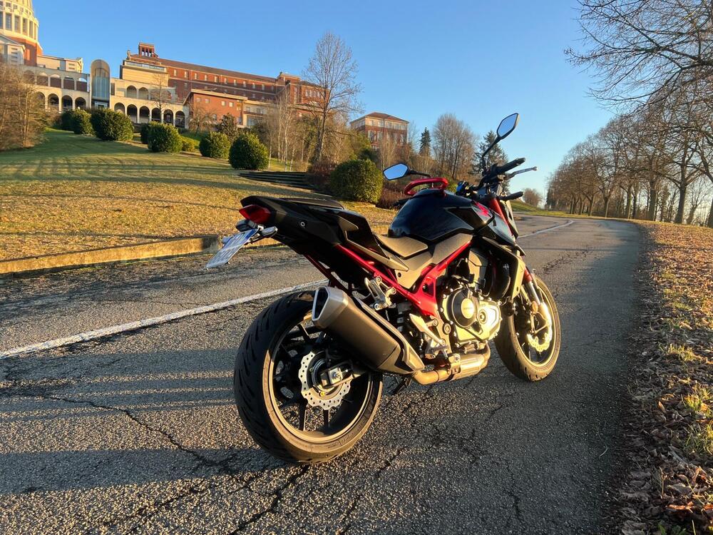 Honda CB 750 Hornet (2023 - 24) (3)