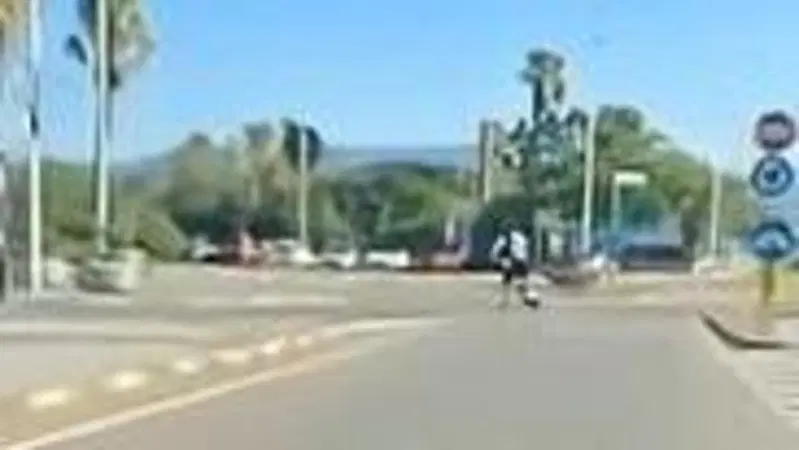 Pirri (Cagliari): in due sul monopattino, senza casco e a velocit&agrave; folle