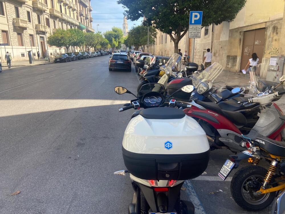 Piaggio Mp3 300 ie Yourban Sport ERL (2011 - 17) (3)