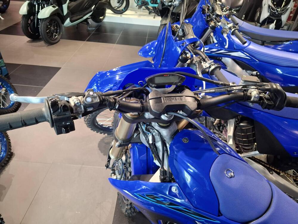 Yamaha YZ 450 F (2024) (4)