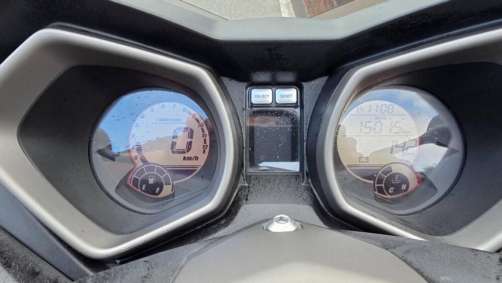 Yamaha X-Max 250 (2014 - 16) (4)