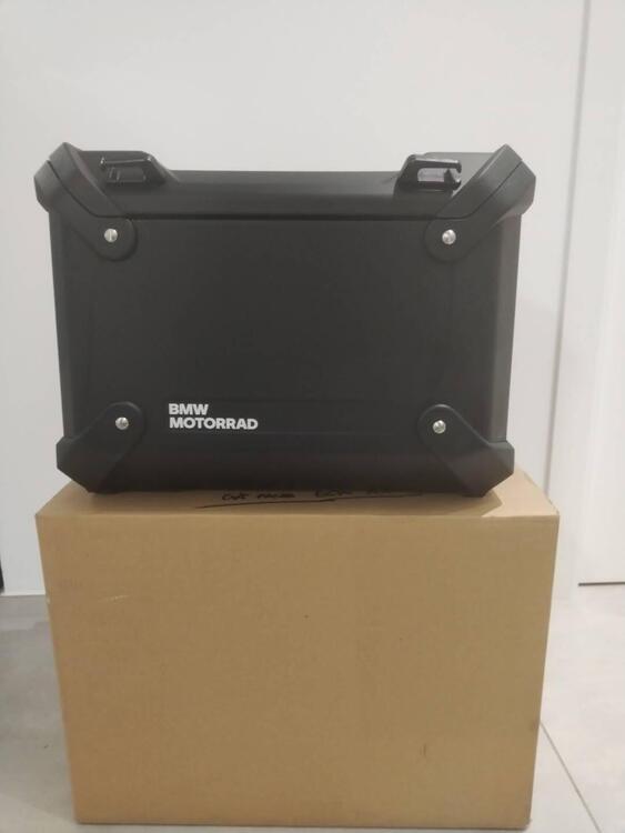 Valigia in alluminio nera Gs 1300 adventure BMW (3)