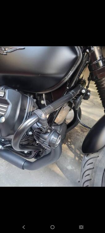 Moto Guzzi V7 Stone (2021 - 24) (3)