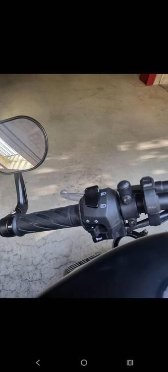 Moto Guzzi V7 Stone (2021 - 24) (4)