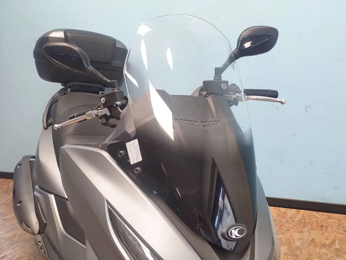 Kymco X-Town 300i ABS (2016 - 20) (8)