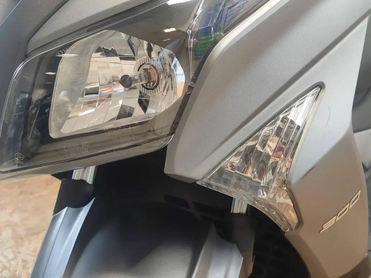 Kymco X-Town 300i ABS (2016 - 20) (13)