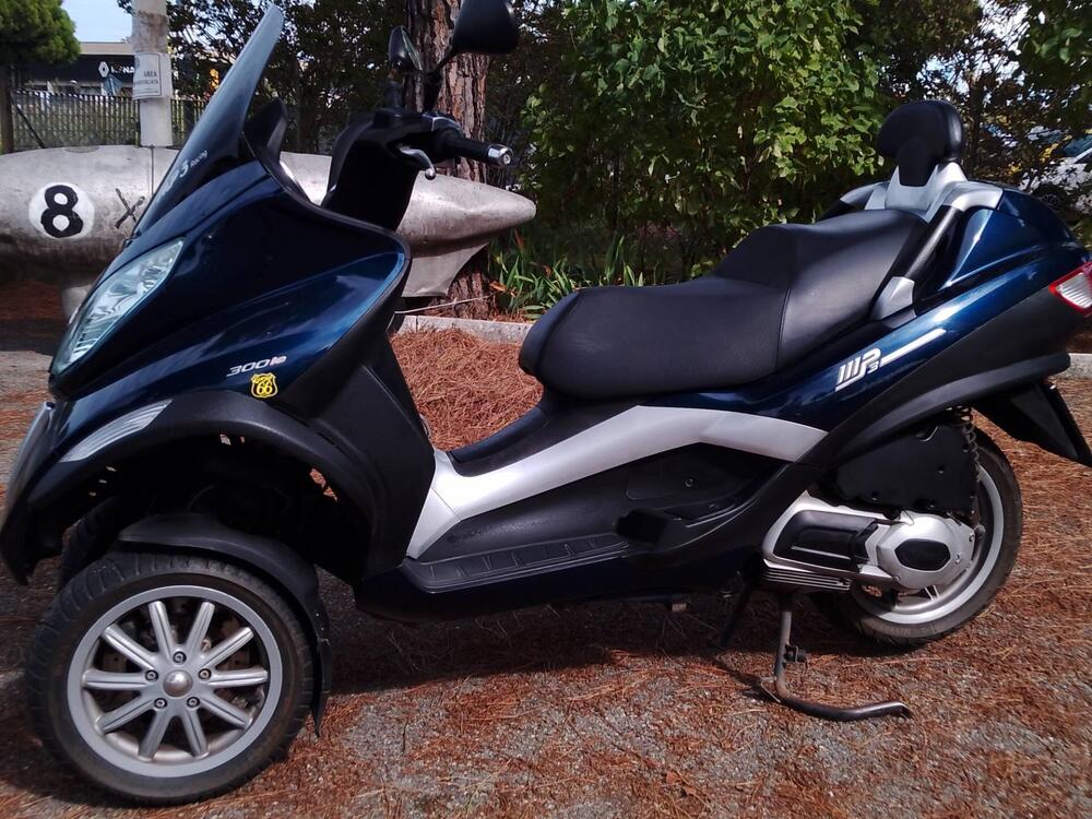 Piaggio MP3 300 (2010 - 11)