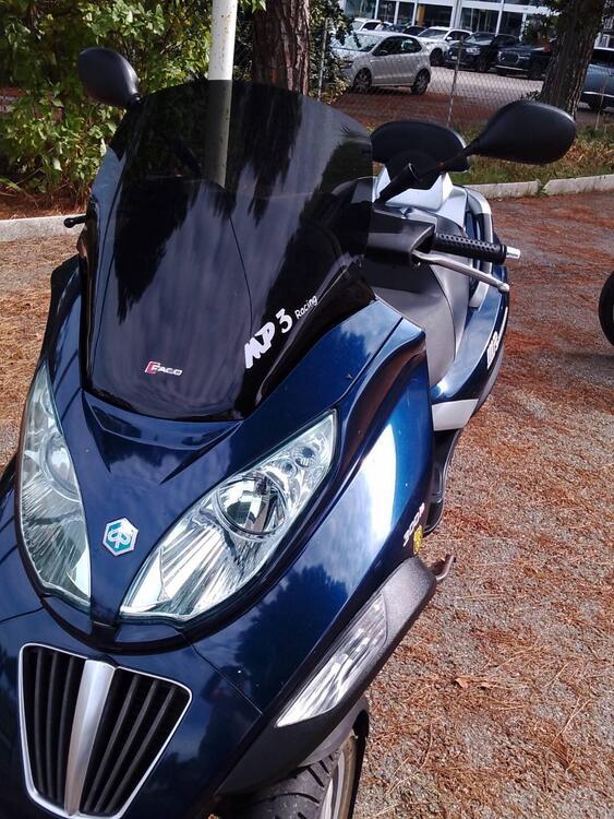 Piaggio MP3 300 (2010 - 11) (2)