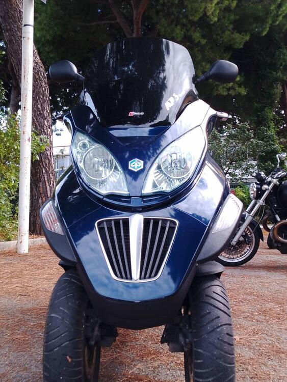Piaggio MP3 300 (2010 - 11) (3)