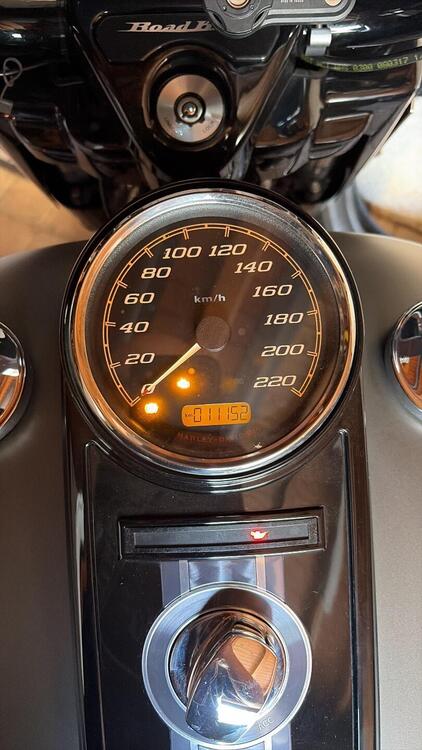 Harley-Davidson 107 Road King Special (2017 - 18) - FLHRXS (4)