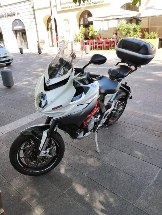 MV Agusta Turismo Veloce 800 Lusso (2014 - 16) (2)