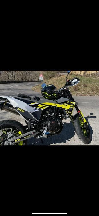 Husqvarna 701 Supermoto (2020) (4)