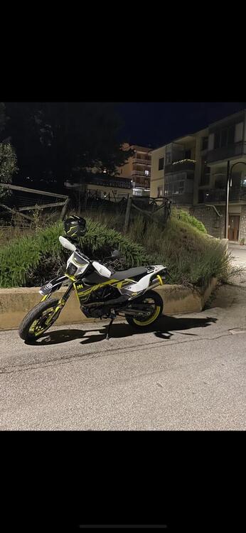 Husqvarna 701 Supermoto (2020) (5)