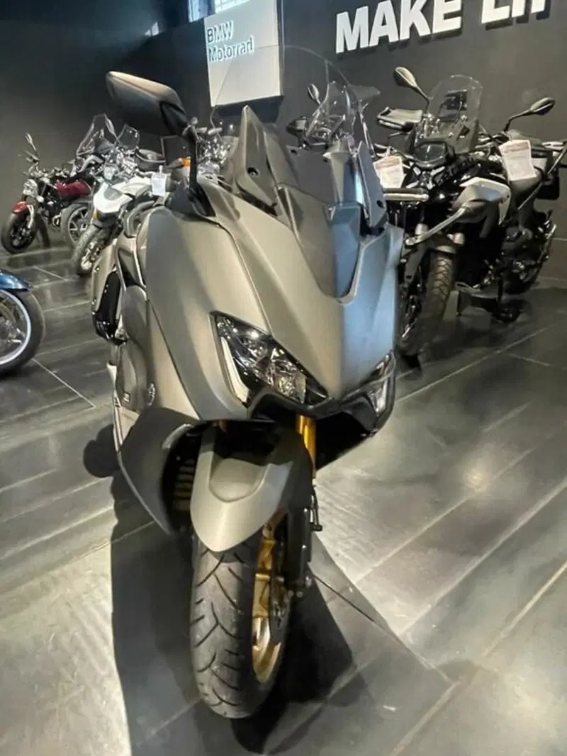 Yamaha T-Max 560 Tech Max (2021) (12)
