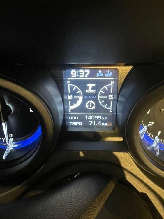 Yamaha T-Max 560 Tech Max (2021) (2)