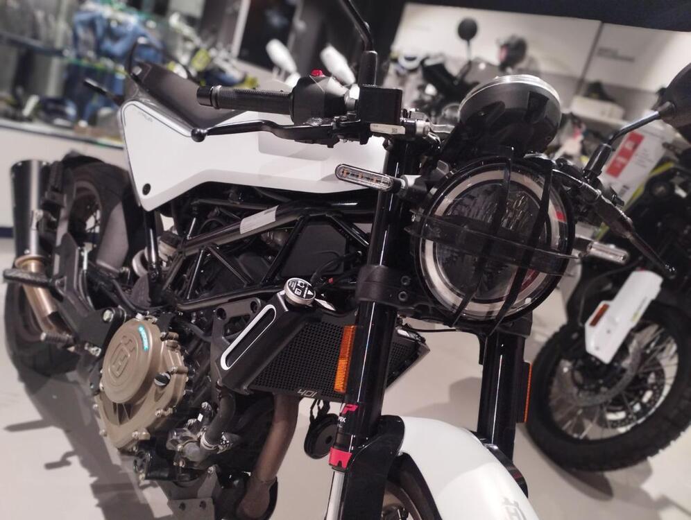 Husqvarna Vitpilen 401 (2021 - 23) (3)