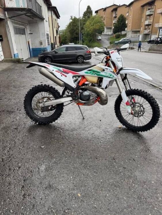 KTM 250 EXC TPI Six Days (2021) (2)