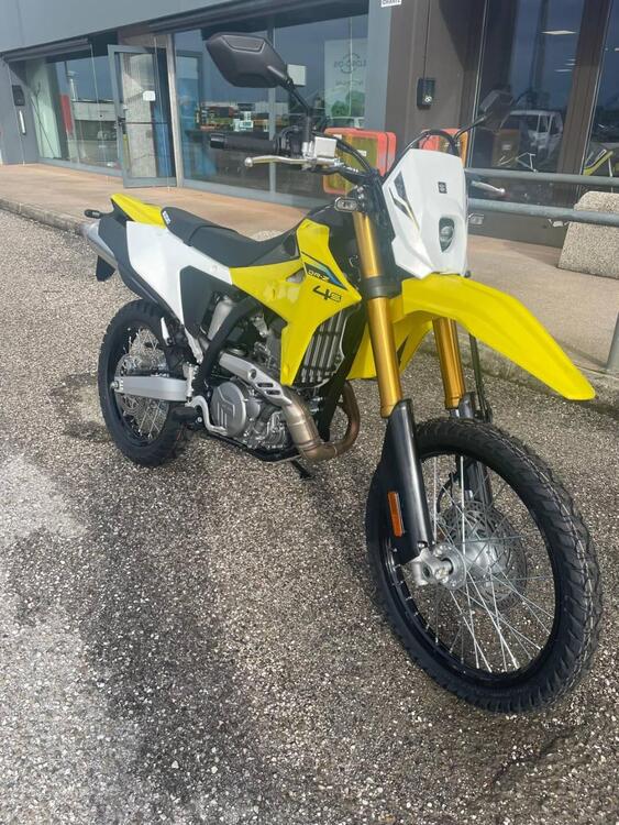 Suzuki DR-Z4S (2025) (5)