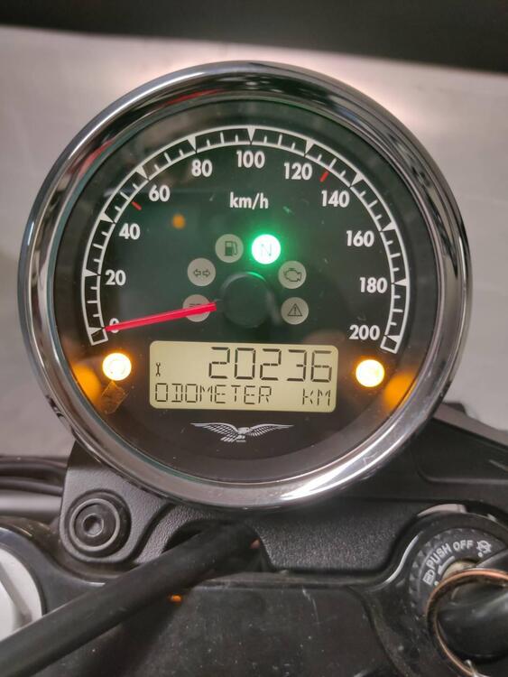 Moto Guzzi V7 III Stone (2017 - 20) (3)