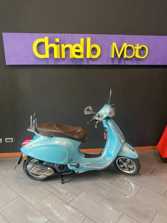 Vespa Primavera 150 3V ie ABS Settantesimo (2016) (2)