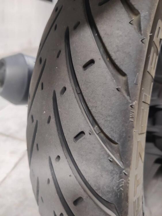 Moto Guzzi V7 III Stone (2017 - 20) (4)