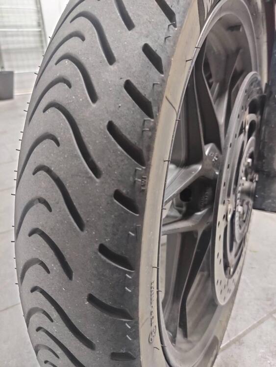 Moto Guzzi V7 III Stone (2017 - 20) (5)