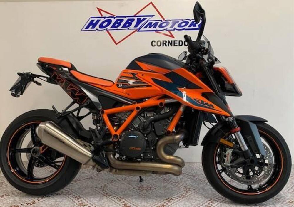KTM 1290 Super Duke R (2020) (2)