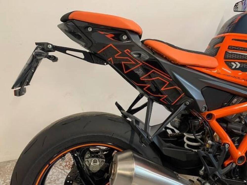 KTM 1290 Super Duke R (2020) (4)