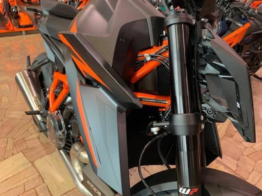 KTM 1390 Super Duke R (2024 - 26) (2)