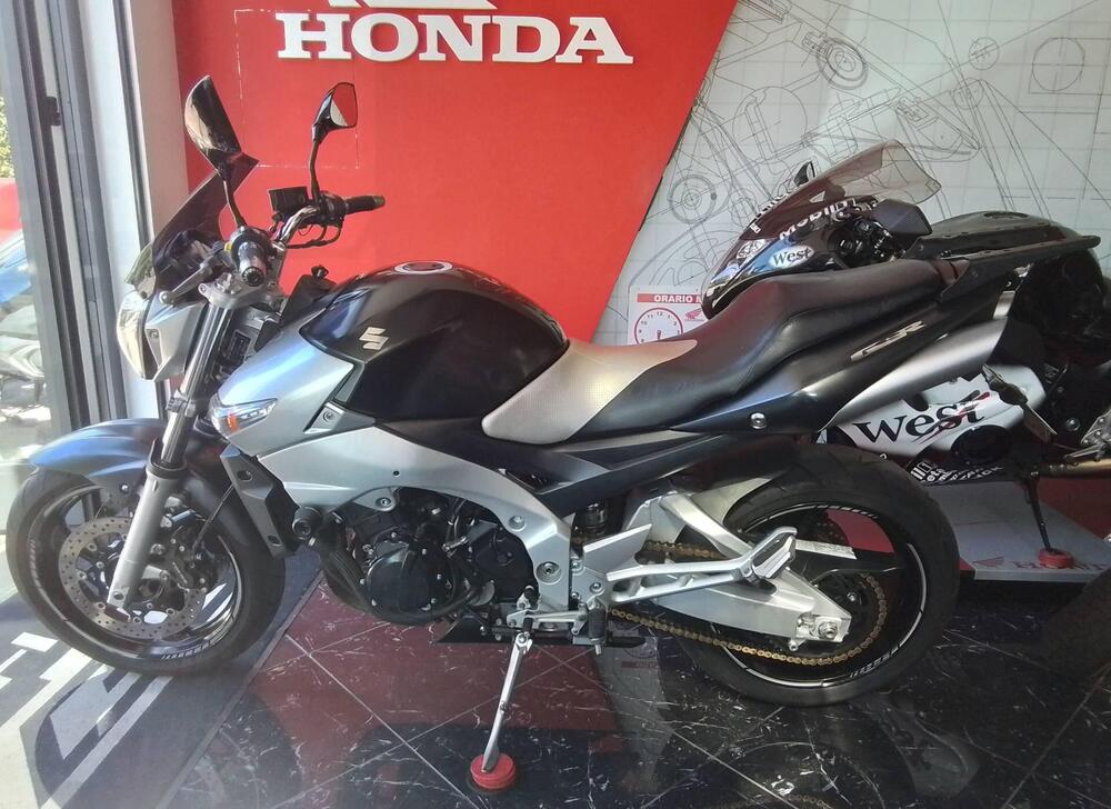 Suzuki GSR 600 (2006 - 11) (2)