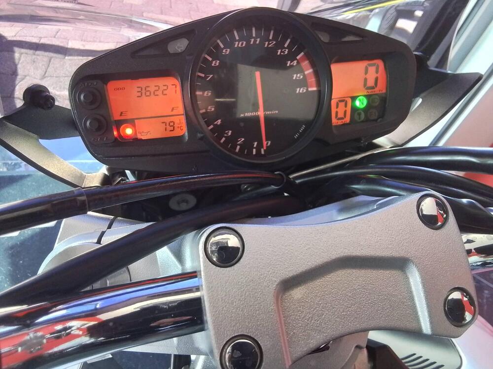 Suzuki GSR 600 (2006 - 11) (4)