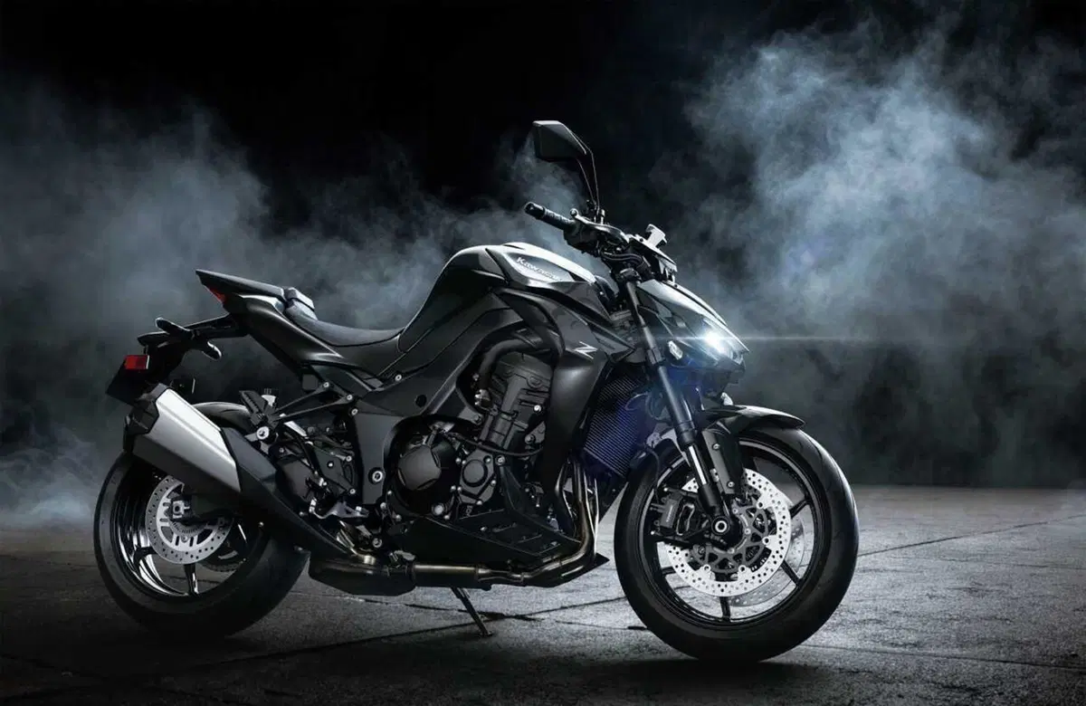 Arriva la Z1100: Kawasaki cala l'asso nella guerra delle hypernaked
