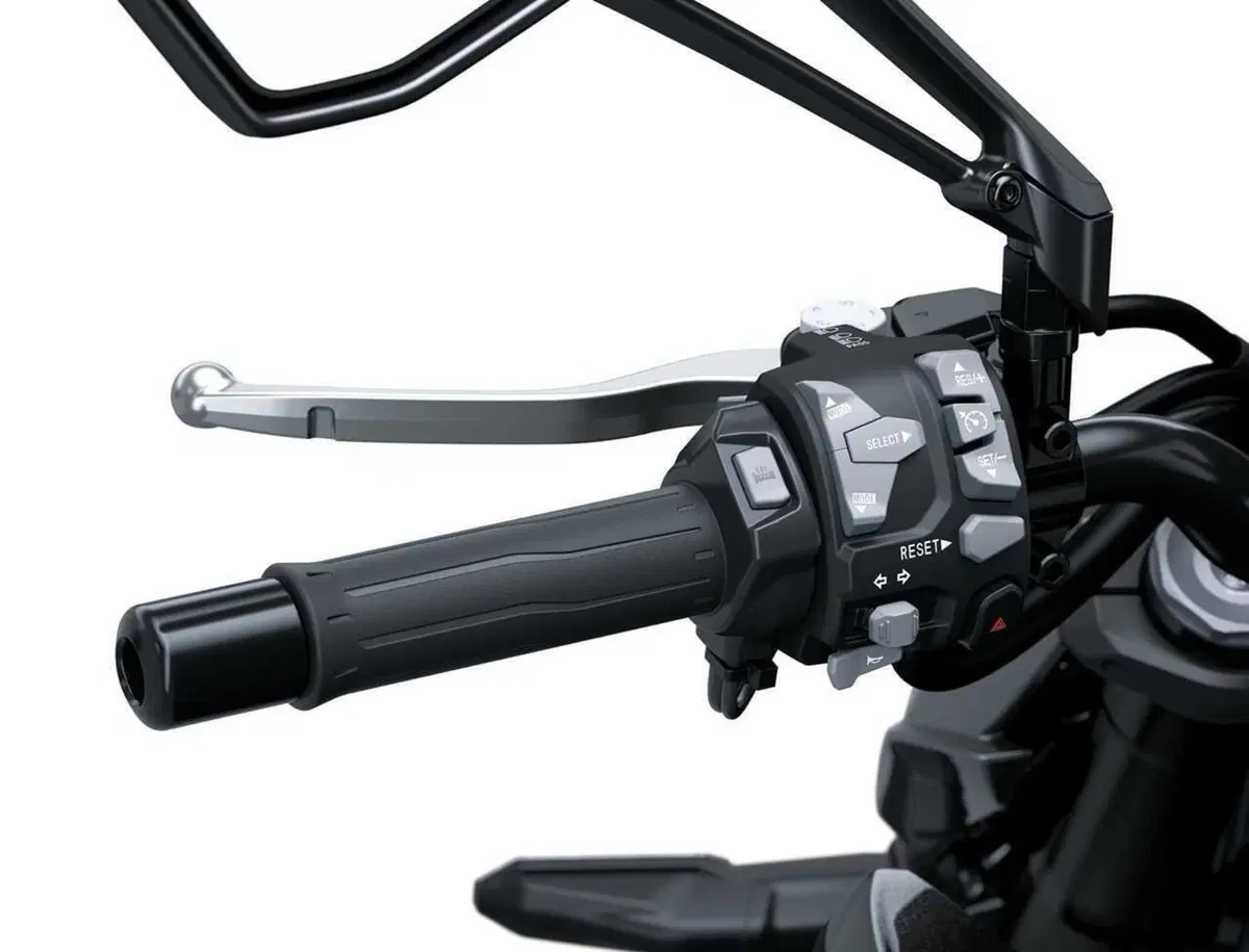 Arriva la Z1100: Kawasaki cala l'asso nella guerra delle hypernaked (14)