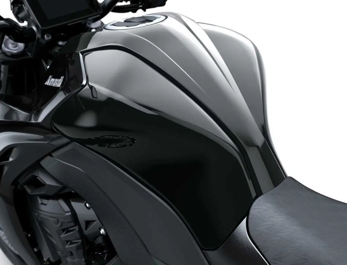 Arriva la Z1100: Kawasaki cala l'asso nella guerra delle hypernaked (27)