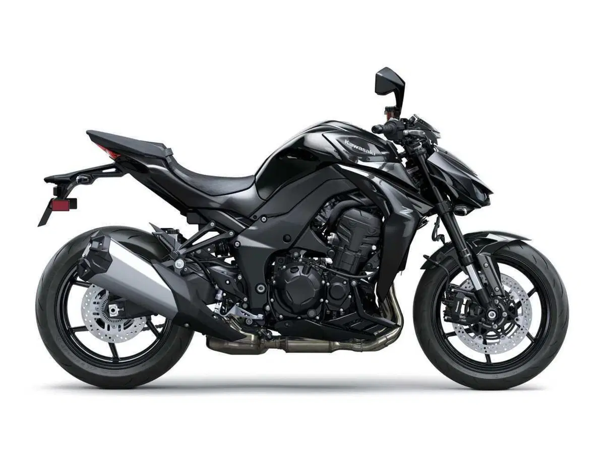 Arriva la Z1100: Kawasaki cala l'asso nella guerra delle hypernaked (30)