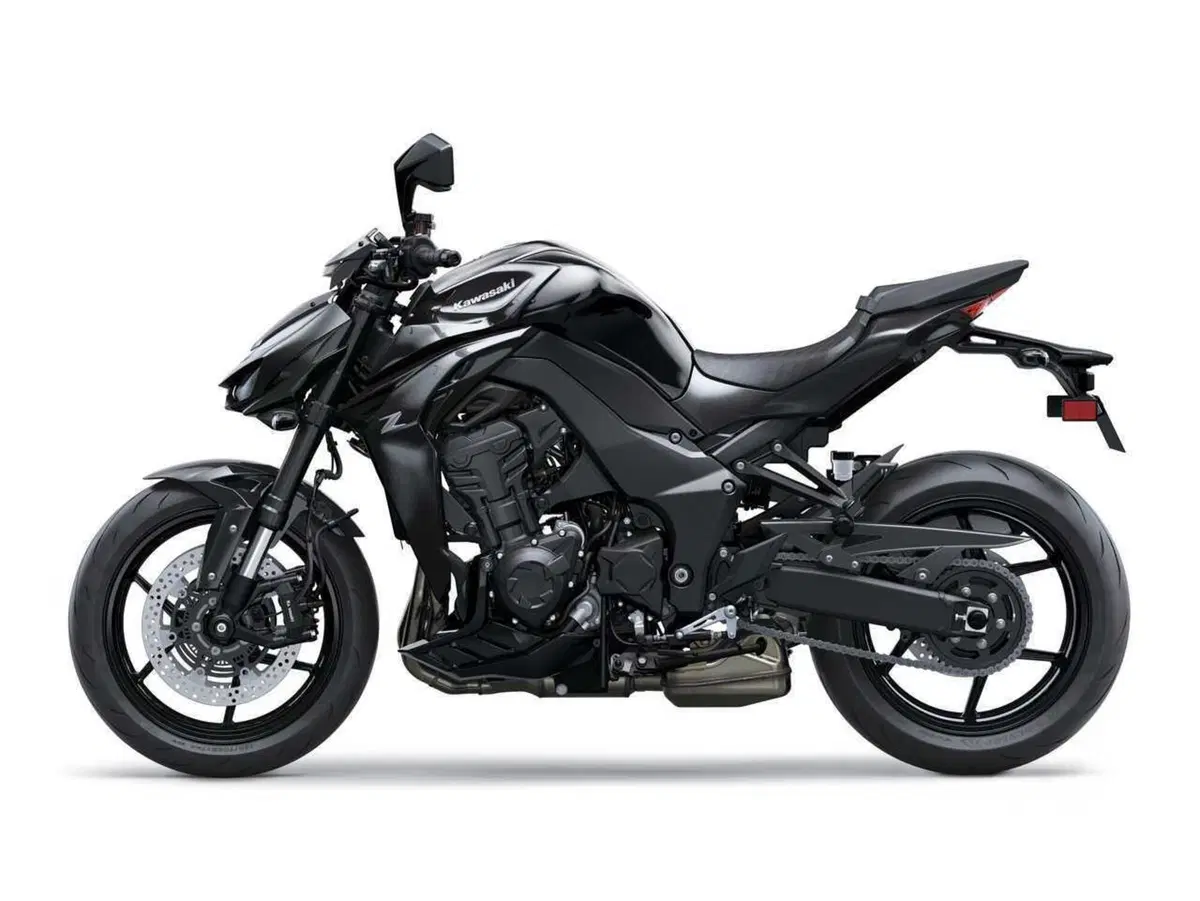 Arriva la Z1100: Kawasaki cala l'asso nella guerra delle hypernaked (32)