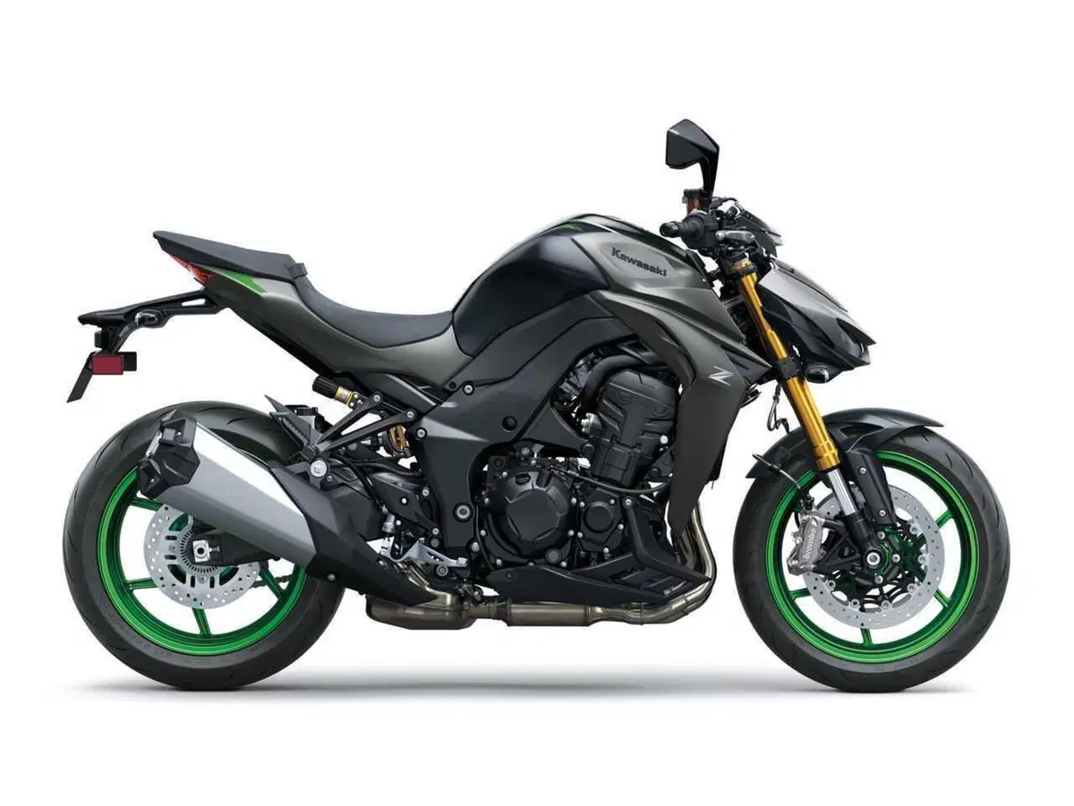 Arriva la Z1100: Kawasaki cala l'asso nella guerra delle hypernaked (8)
