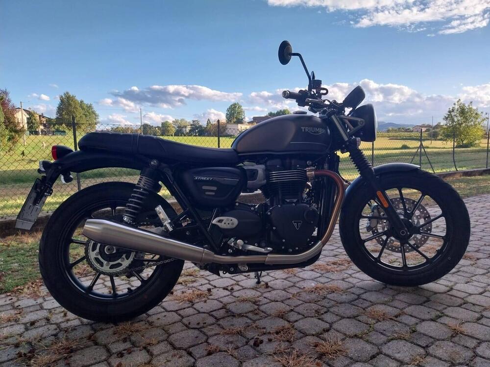 Triumph Street Twin 900 (2021 - 22)