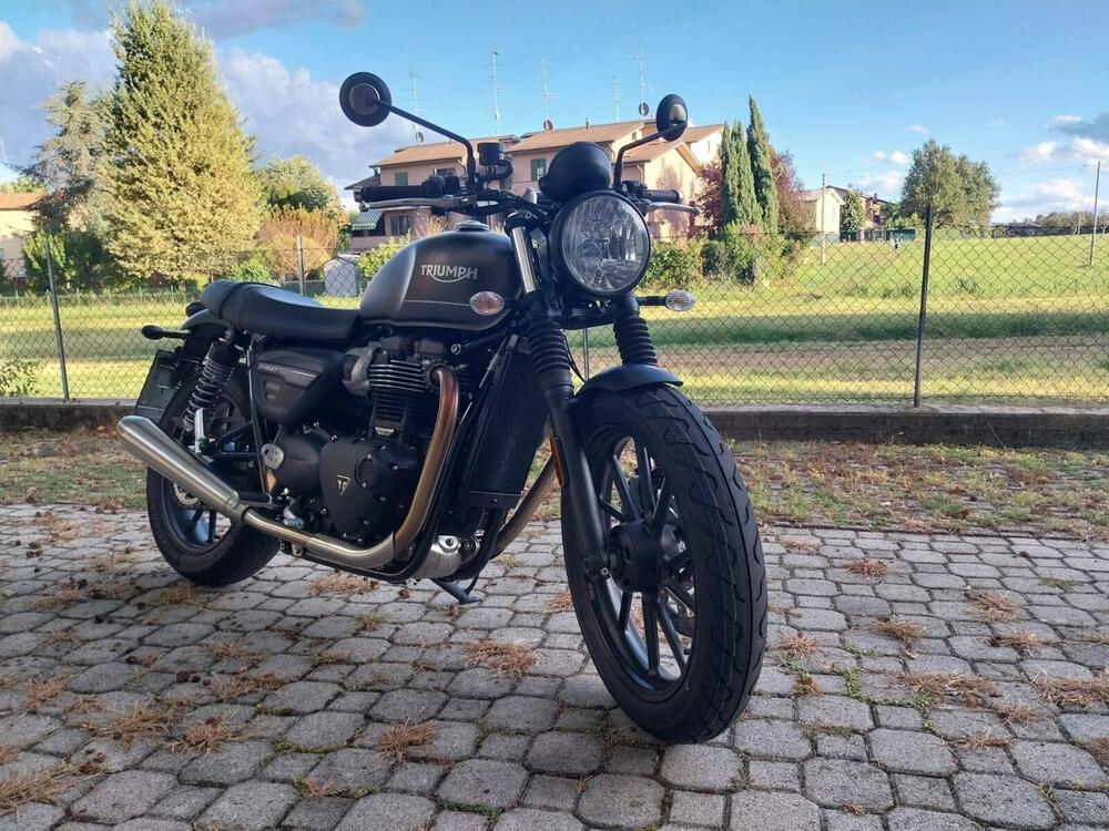 Triumph Street Twin 900 (2021 - 22) (3)