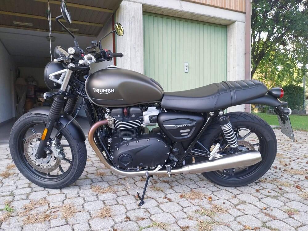 Triumph Street Twin 900 (2021 - 22) (4)