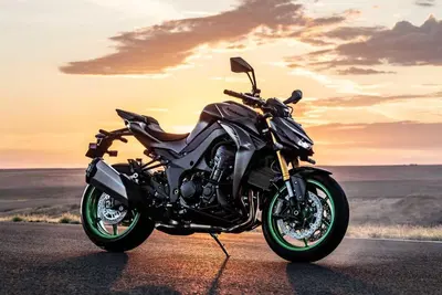 Arriva la Z1100: Kawasaki cala l'asso nella guerra delle hypernaked