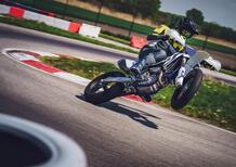 Nuova Husqvarna FS 450 2026: la supermotard si aggiorna. Ecco come [GALLERY]