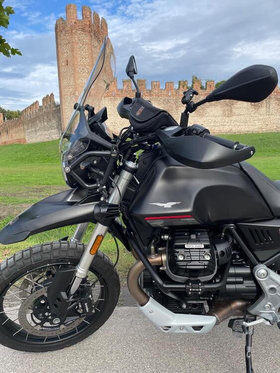Moto Guzzi V85 TT (2021 - 23)