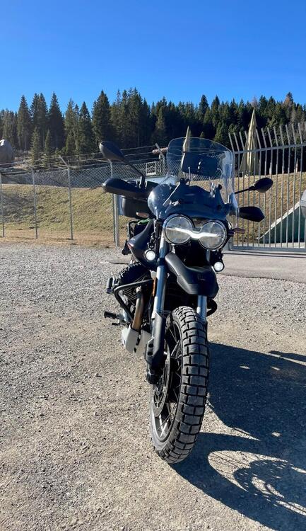 Moto Guzzi V85 TT (2021 - 23) (2)