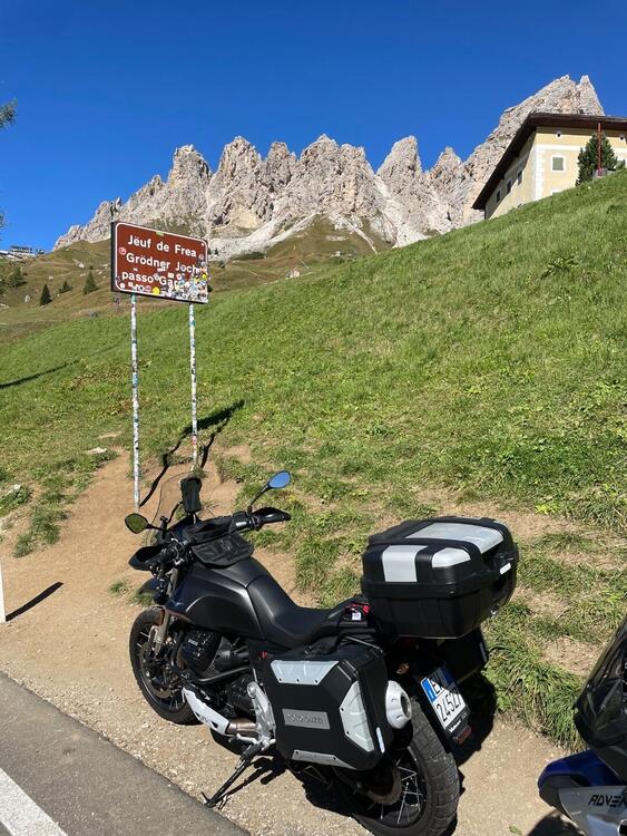 Moto Guzzi V85 TT (2021 - 23) (4)