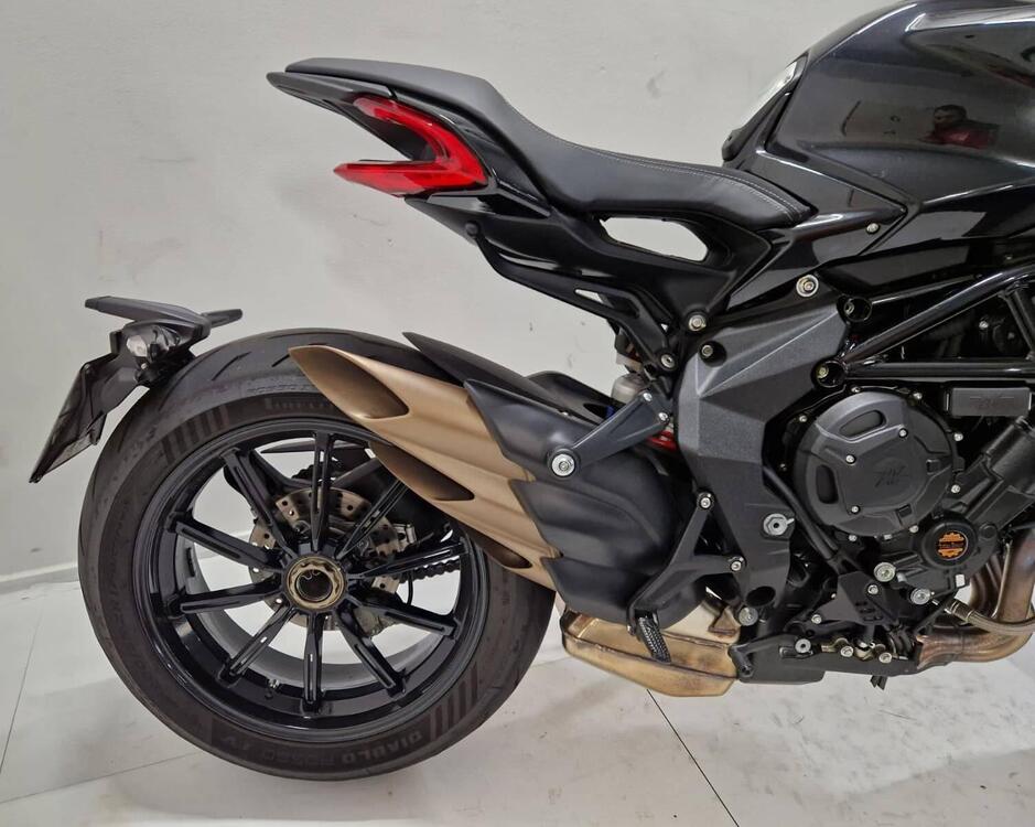 MV Agusta Dragster 800 R (2023 - 25) (4)